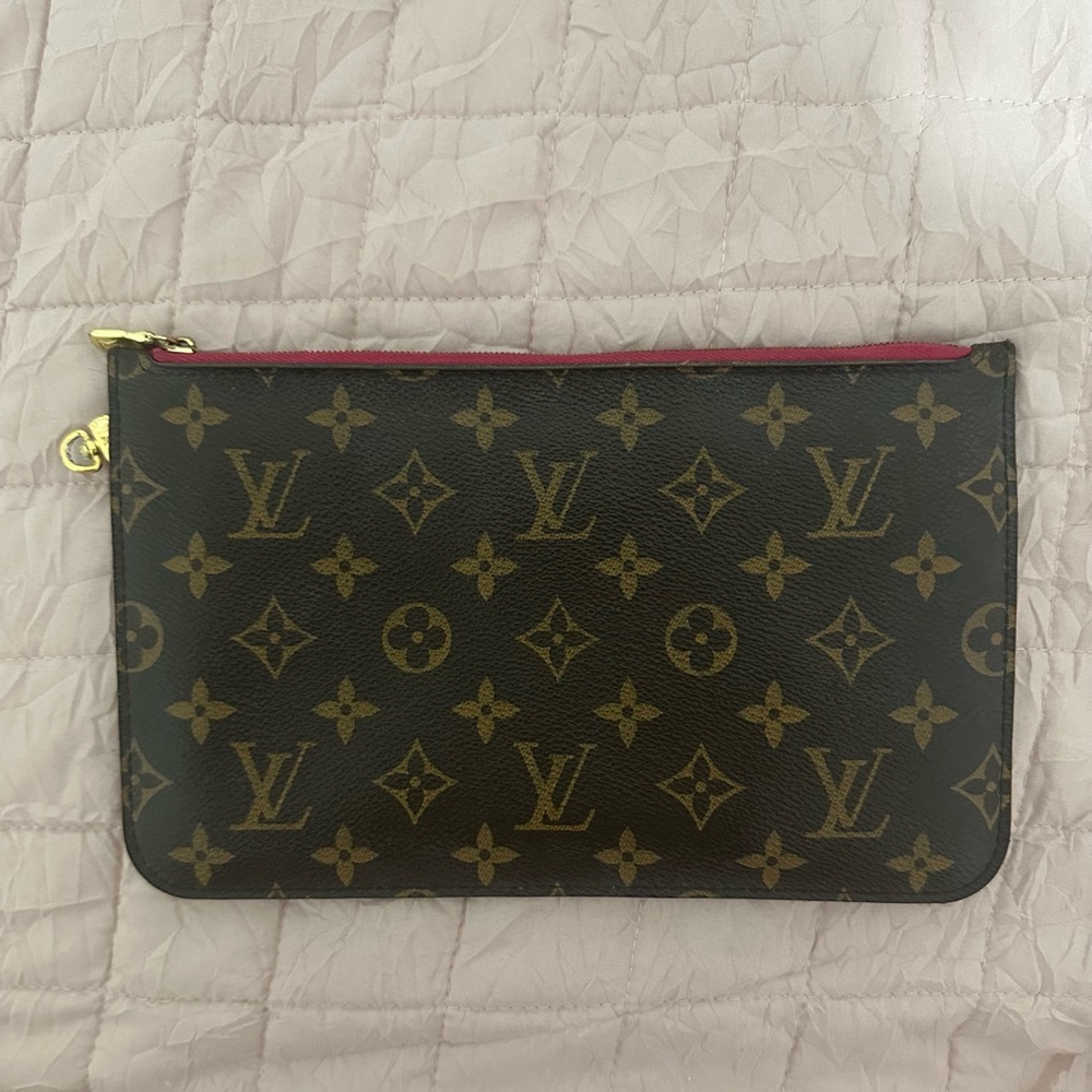 Authentic Louis Vuitton Monogram Neverfull Wristlet/Clutch